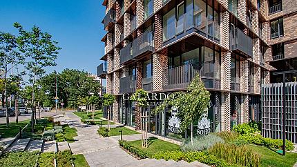 Модерен тристаен апартамент в сграда Кошер