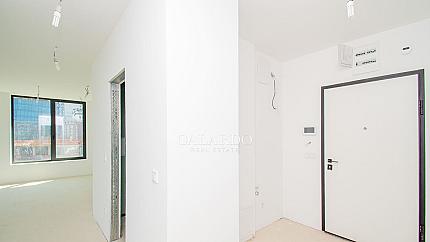 Модерен тристаен апартамент в сграда Кошер