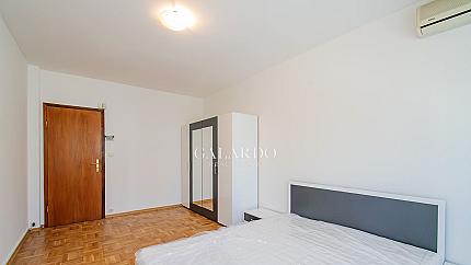 Четиристаен апартамент/офис под наем в кв. Лозенец