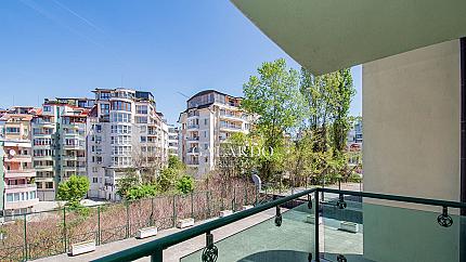 Четиристаен апартамент/офис под наем в кв. Лозенец