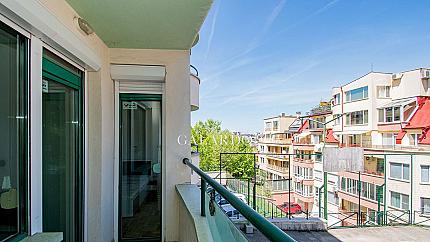 Четиристаен апартамент/офис под наем в кв. Лозенец