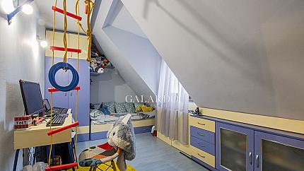 Cozy two-bedroom apartment in Beli Brezi