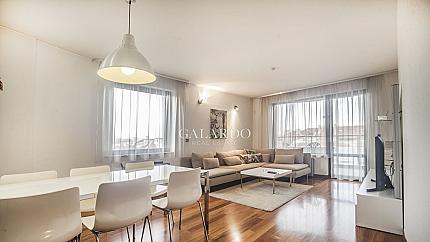 Furnished two-bedroom apartment in a representative building next to Doctor's monument