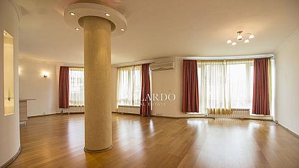 Spacious apartment whit three bedrooms in the district of Lozenets