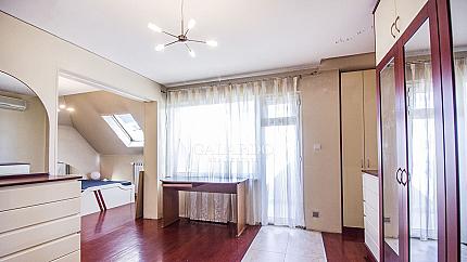 Four-bedroom apartment close to the Medical Academy