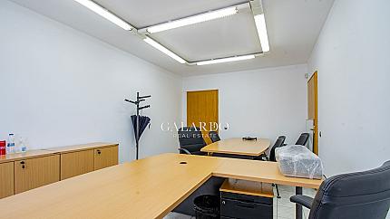 Furnished office in a business building next to James Boucher Metro Station