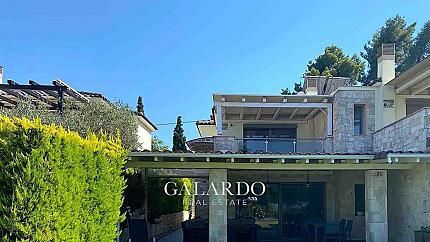 Elegant semi-detached house in a prestigious gated complex in Halkidiki