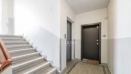 Elegant two-bedroom apartment next to the Prince"s Garden