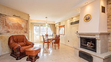 Two-bedroom apartment in Buxton district