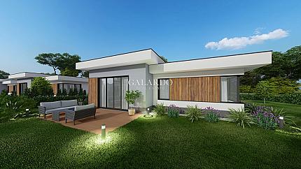 Beautiful house with a private yard in Parvenets