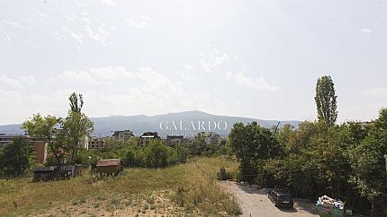 Светъл тристаен мезонет в кв. "Витоша"