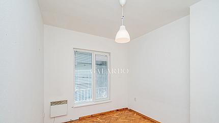 Galardo Real Estate представя тристаен апартамент под наем