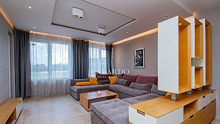 Просторен стилно обзаведен двустаен апартамент в к-с Green Residence