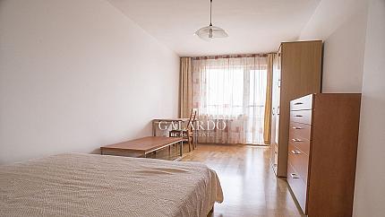 Large apartment near Bulgaria Blvd.
