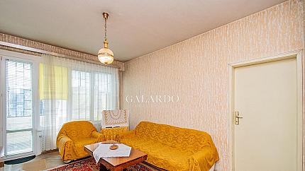 Three-bedroom apartment next to Knyaginya Maria Luiza metro station, Banishora district