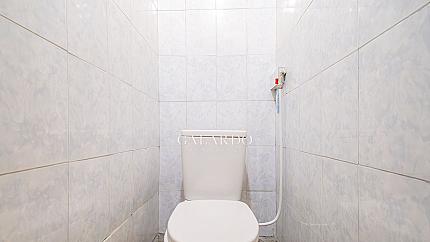 Three-bedroom apartment next to Knyaginya Maria Luiza metro station, Banishora district