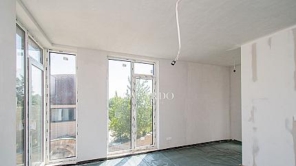 Елегантна къща в Драгалевци  с 441 кв. м. застроена площ и самостоятелен двор