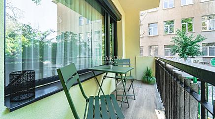 Modern two-bedroom apartment next to the National Palace of Culture, Center