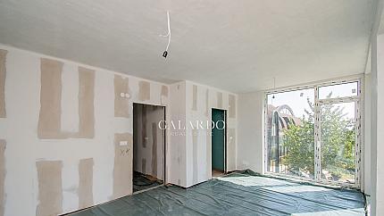 Елегантна къща в Драгалевци  с 441 кв. м. застроена площ и самостоятелен двор