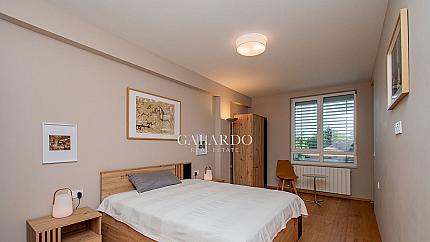 Galardo Real Estate представя на Вашето внимание луксозен тристаен апартамент в кв Слатина .