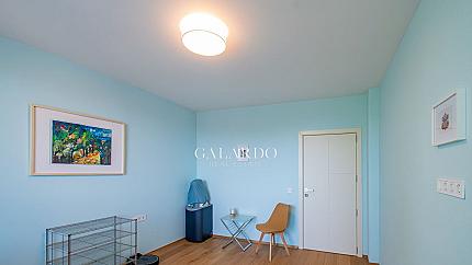 Galardo Real Estate представя на Вашето внимание луксозен тристаен апартамент в кв Слатина .