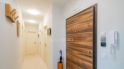 Galardo Real Estate представя на Вашето внимание луксозен тристаен апартамент в кв Слатина .