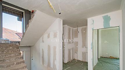 Елегантна къща в Драгалевци, на топ локация разпределена на четири нива