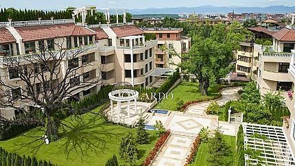 Дизайнерски тристаен апартамент под наем в комплекс Belle Rose