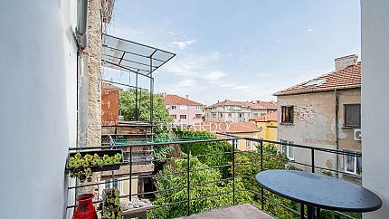 Live on Iconic Rakovski Street