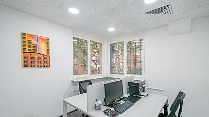 Galardo Real estate offers for sale a four-bedroom apartment in the center.