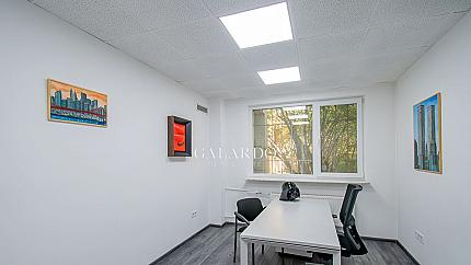 Galardo Real estate offers for sale a four-bedroom apartment in the center.