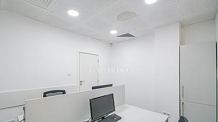 Galardo Real estate предлага за продажба четиристаен апартамент в центъра .