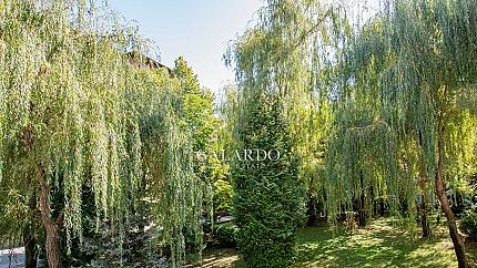 Апартамент с 3 спални в престижен комплекс в кв.Витоша
