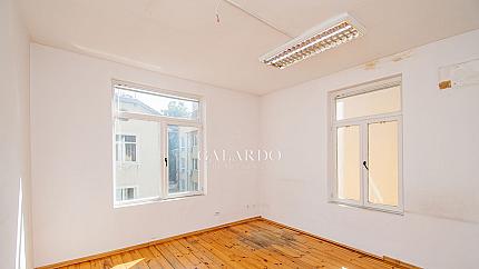 Galardo Real Estate offers two adjoining apartments.