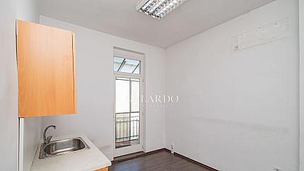 Galardo Real Estate offers two adjoining apartments.