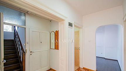Galardo Real Estate offers two adjoining apartments.