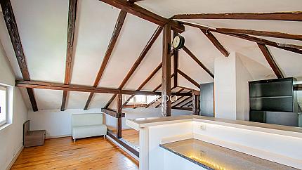 Galardo Real Estate offers two adjoining apartments.