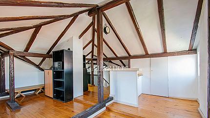 Galardo Real Estate offers two adjoining apartments.