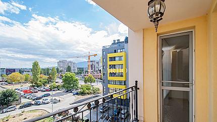 Galardo Real Estate предлага обзаведен двустаен апартамент в кв.Люлин 10