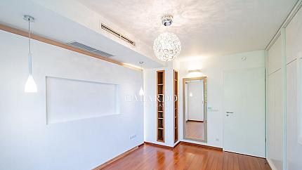 House with four bedrooms, office, sauna, and large terrace in Sofia
