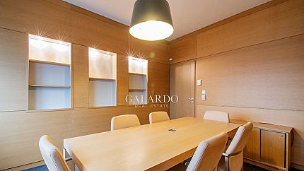 Модерен офис под наем с open space зона, кабинет и конферентна зала