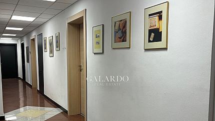 Представителен офис под наем в идеалния център – до пл. „Гарибалди“ и Народен театър „Иван Вазов“