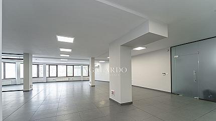 Просторен офис в представителна сграда в кв. Лозенец