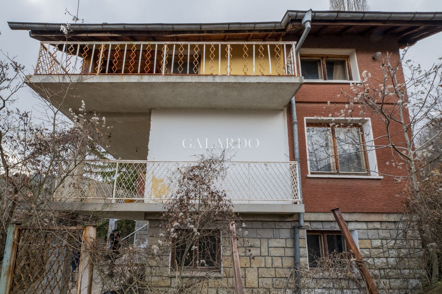 Къща с изключителна гледка във вилна зона Панчарево