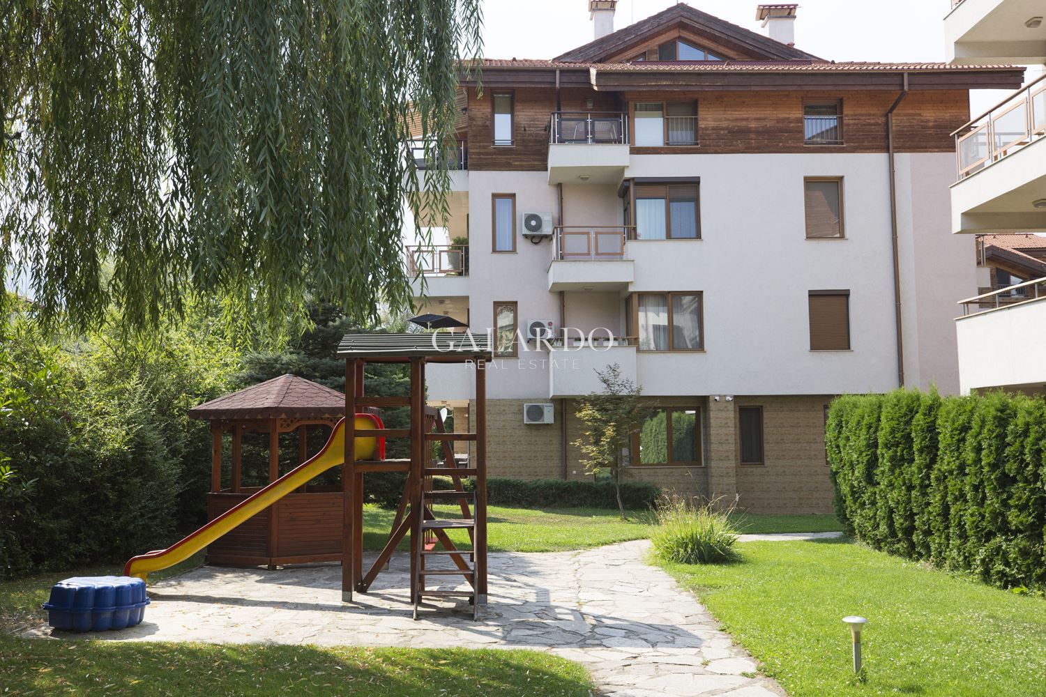 Furnished two-bedroom apartment in a gated complex in Dragalevtsi