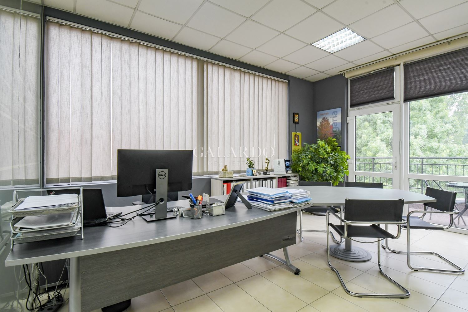 Furnished office in a shopping center on Slivnitsa Blvd.