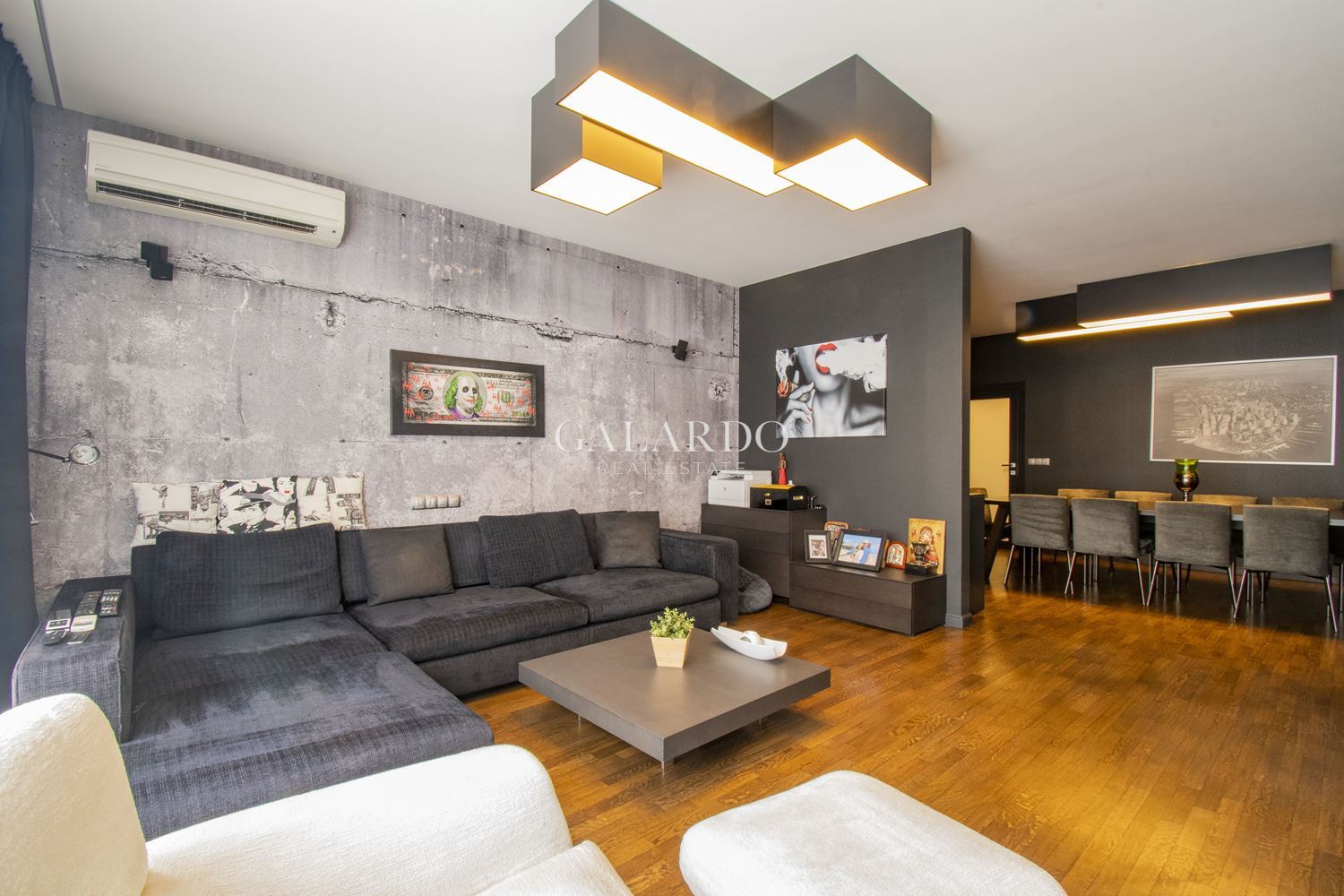 Luxurious spacious 3-bedroom apartment in a gated complex in Krastova vada quarter