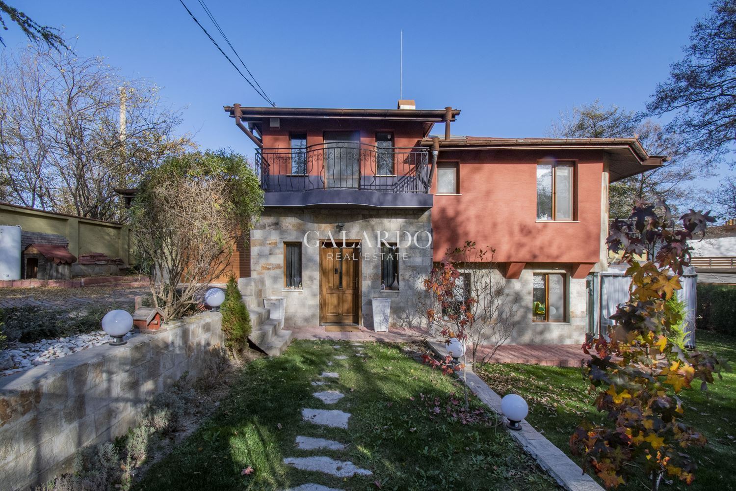 Charming fully furnished art style house in Bistrica