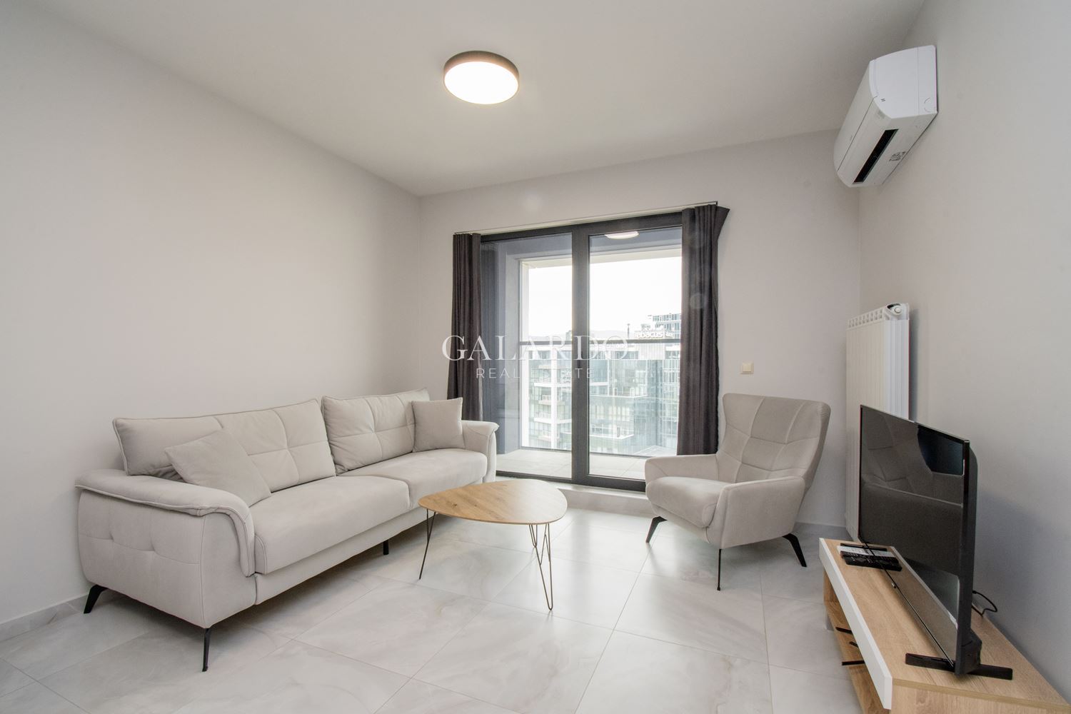 One-bedroom apartment in a boutique building on Bulgaria Blvd